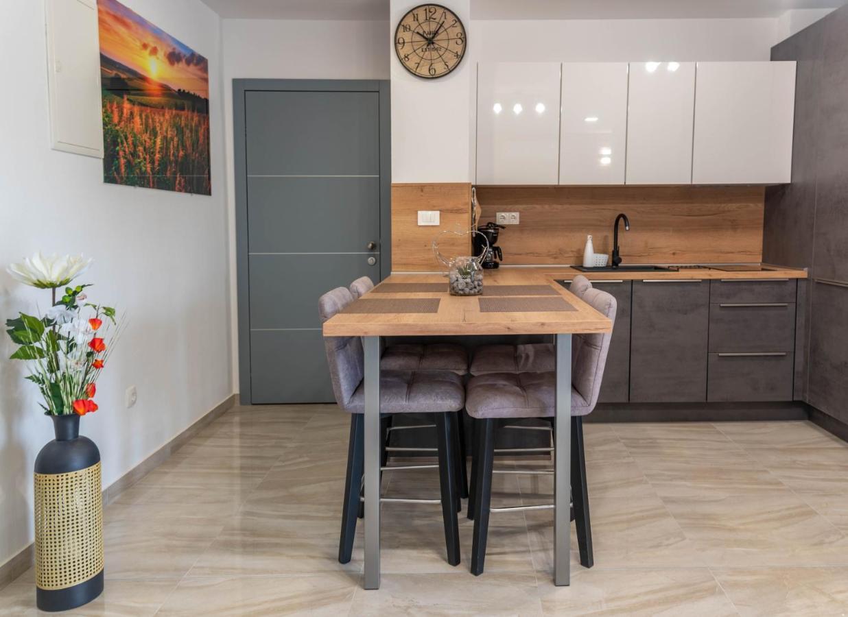 Apartmani Dalmacija Drage Exterior foto